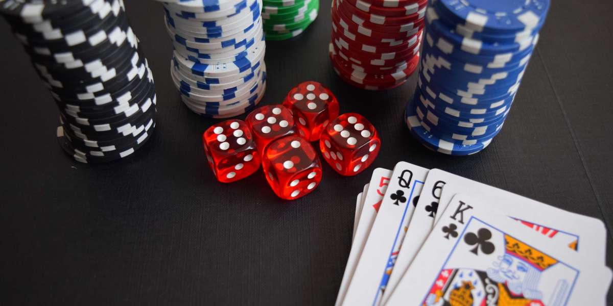 How to Win Real Money at Online Casinos